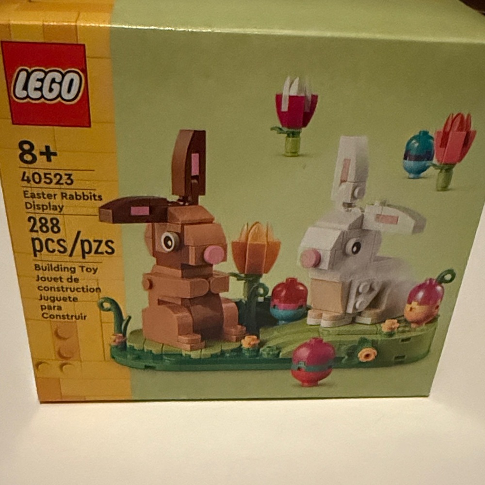 LEGO Easter Bunny Set with Brown and White Rabbits 40523